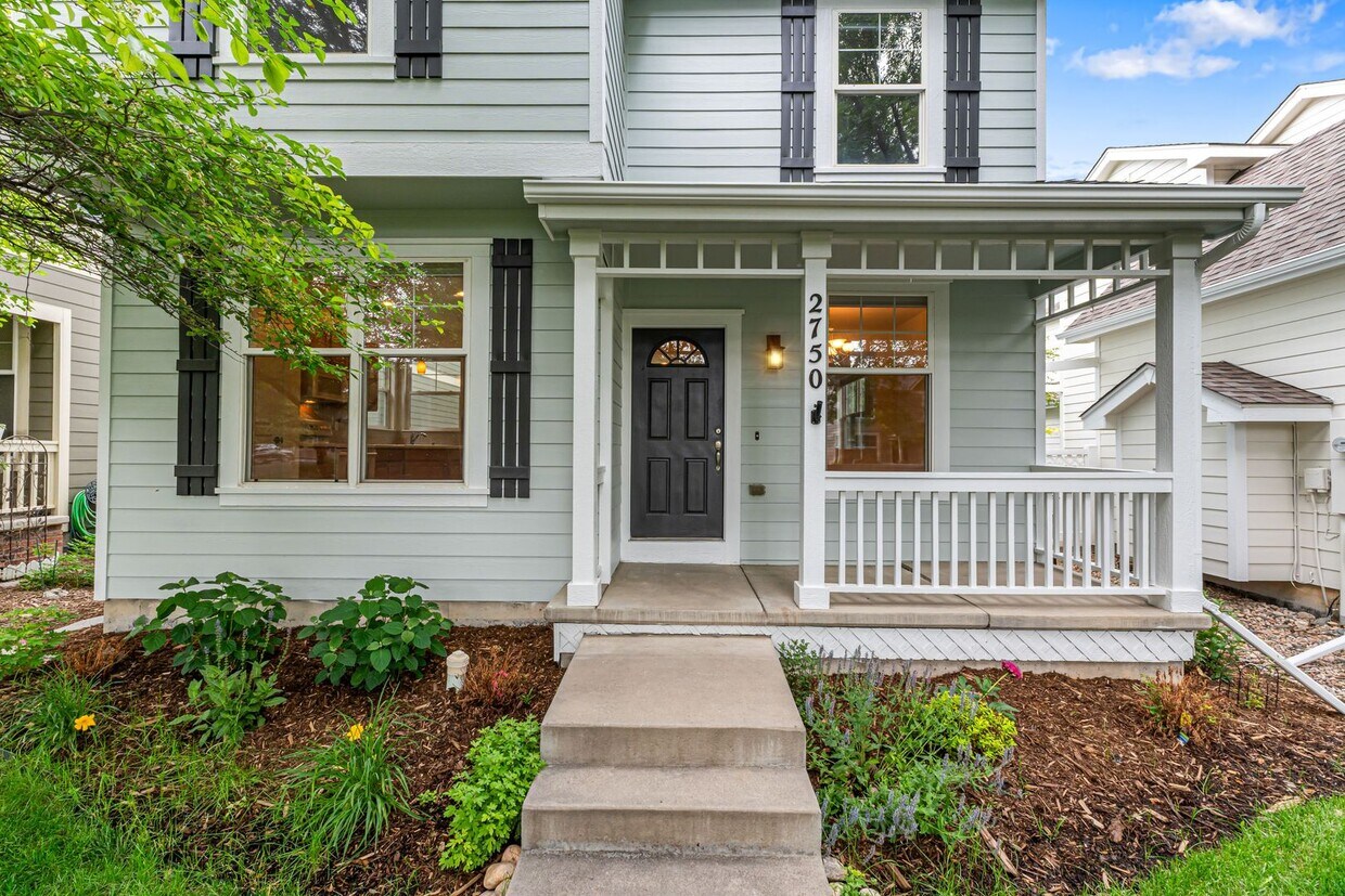 Primary Photo - Gorgeous 3-Bed, 2.5-Bath Home With Great A...