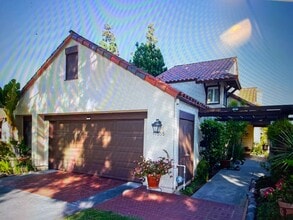 Building Photo - 17555 Adena Ln