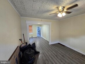 Building Photo - 330 Moss St