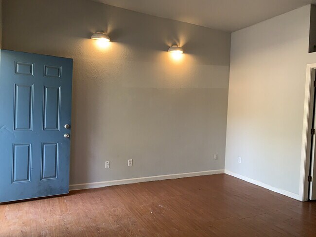 Foto del edificio - "Charming 1-Bedroom Retreat in Jonesboro's Heart – Cozy 500 Sq Ft Haven on Parnell Place!"