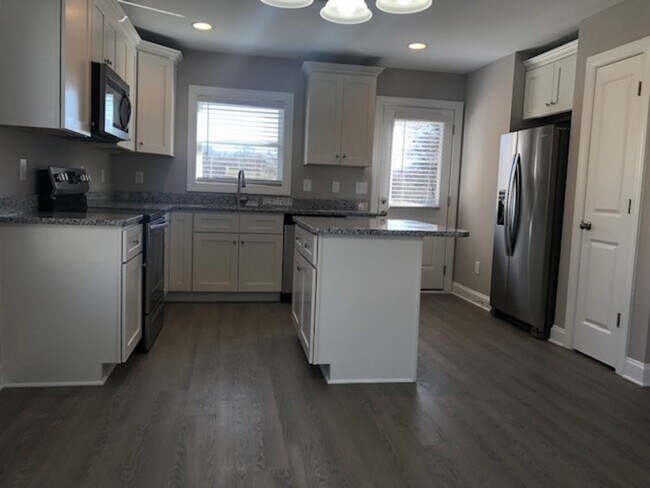 Foto del edificio - 201 Young Ave SW