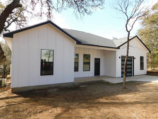 Foto del edificio - 207 Laurel Ln