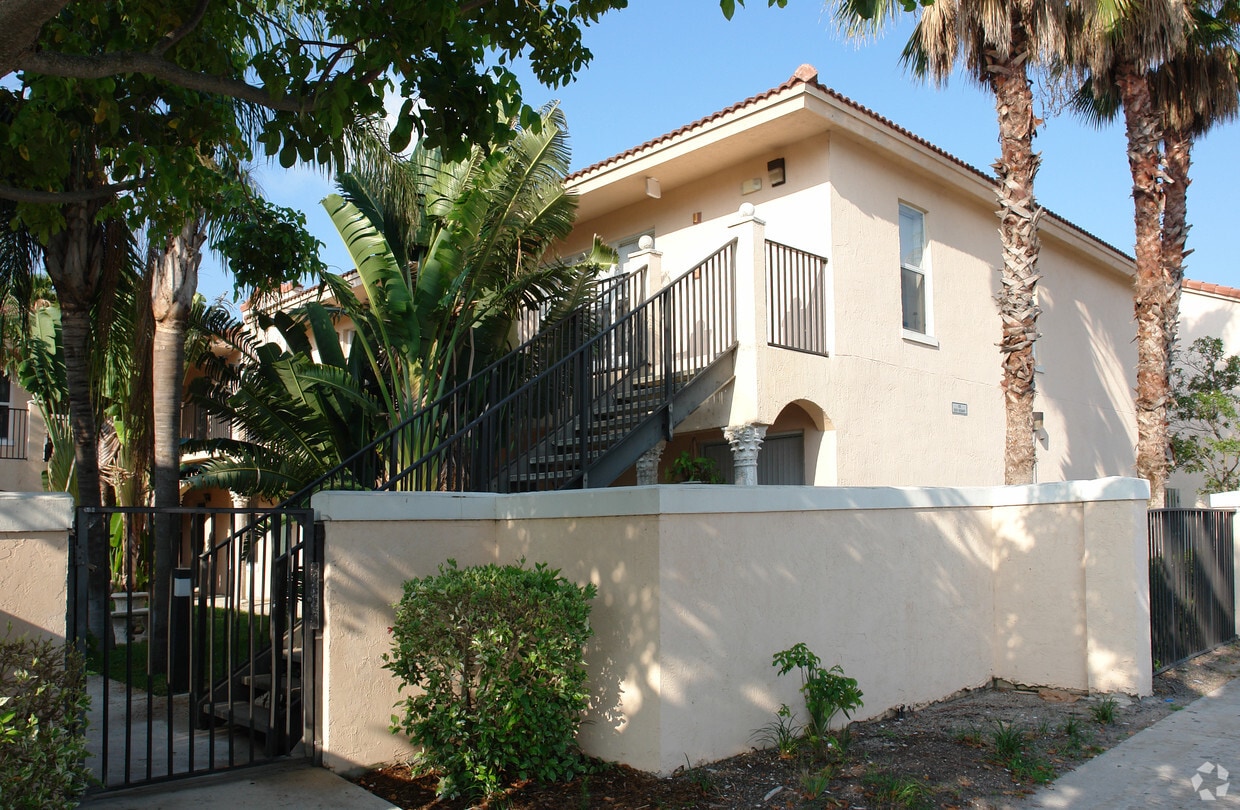 Primary Photo - Ballet Villages Apartments