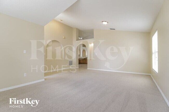 Building Photo - 2207 Pebblewood Dr