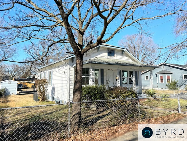 Building Photo - 1620 Rogers St