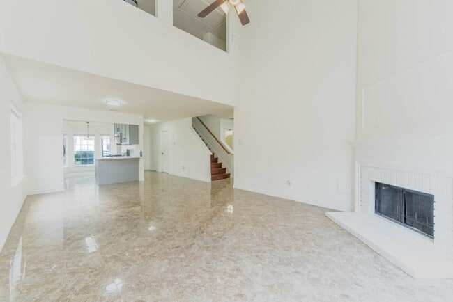 Building Photo - 8826 Fondren Village Dr