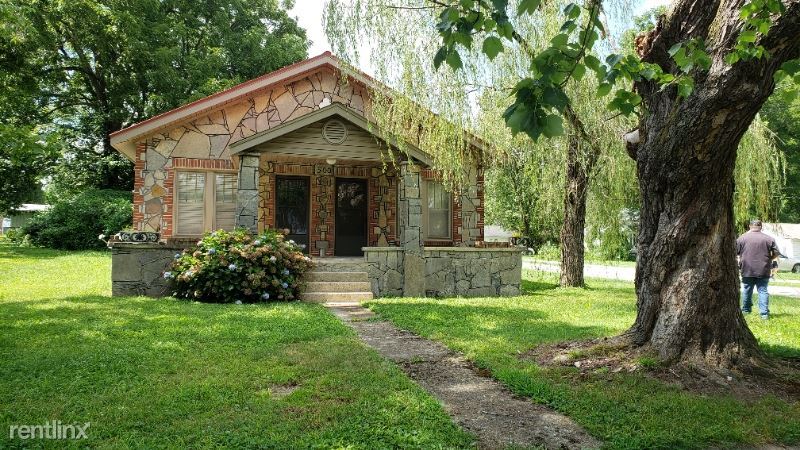 Primary Photo - 3 br, 1 bath House - 500 W Moore St