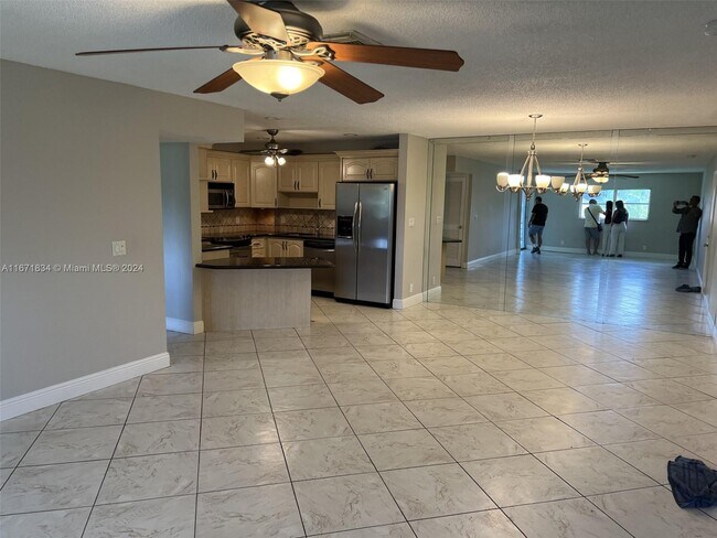 Foto del edificio - 22735 SW 66th Ave