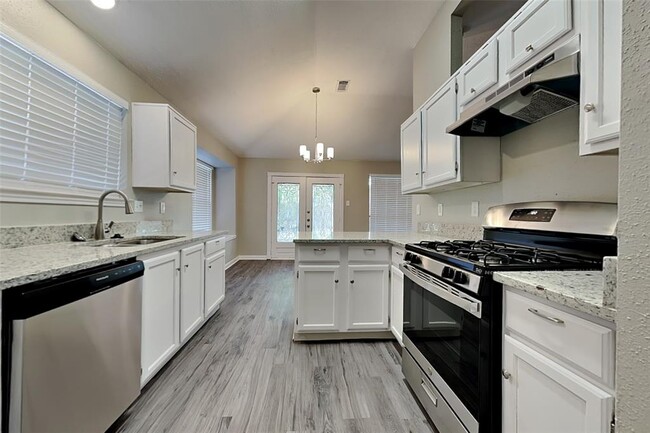 Building Photo - 8155 Big Oak Trail Dr