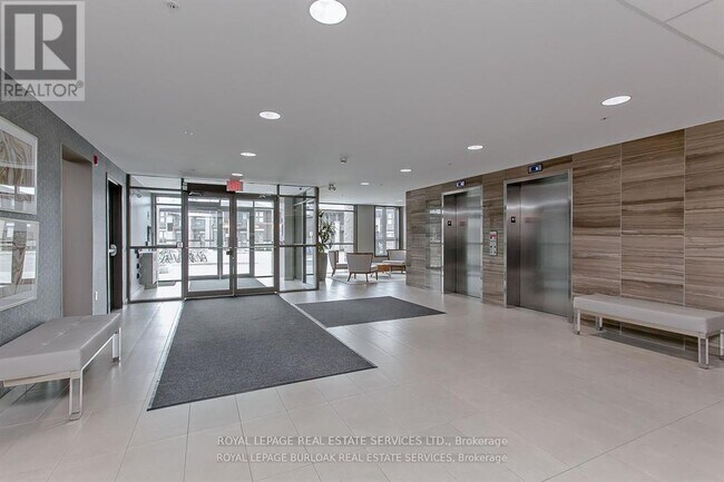 Photo du bâtiment - 5010 Corporate Dr