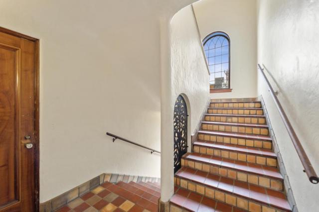 Building Photo - 1 bedroom in Seattle WA 98102