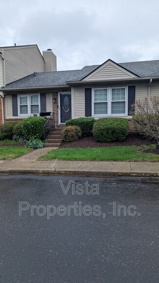 Building Photo - 10615 Sycamore Trail