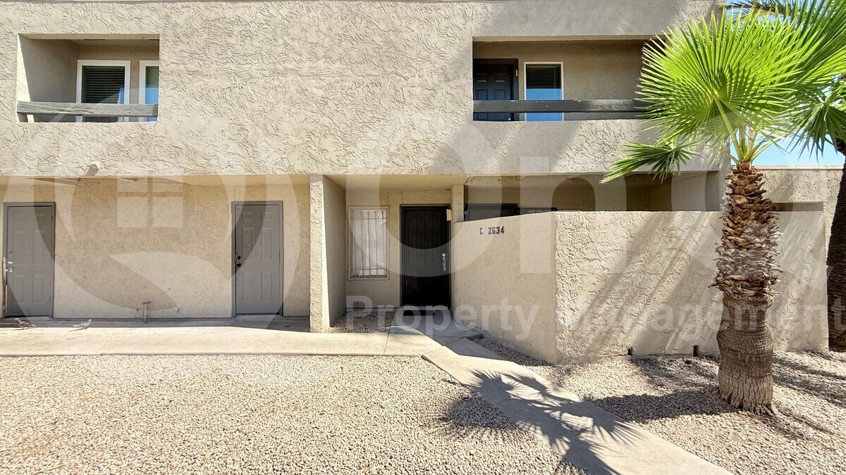 Primary Photo - 2634 N 43rd Ave