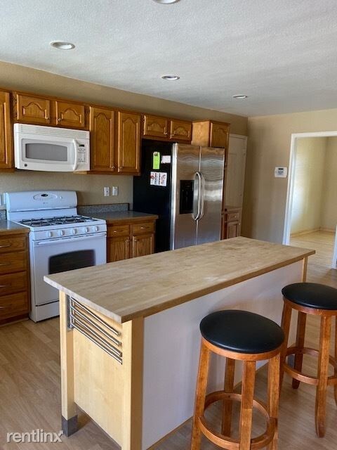Building Photo - 4 br, 2.5 bath House - 4705 S Los Feliz Dr