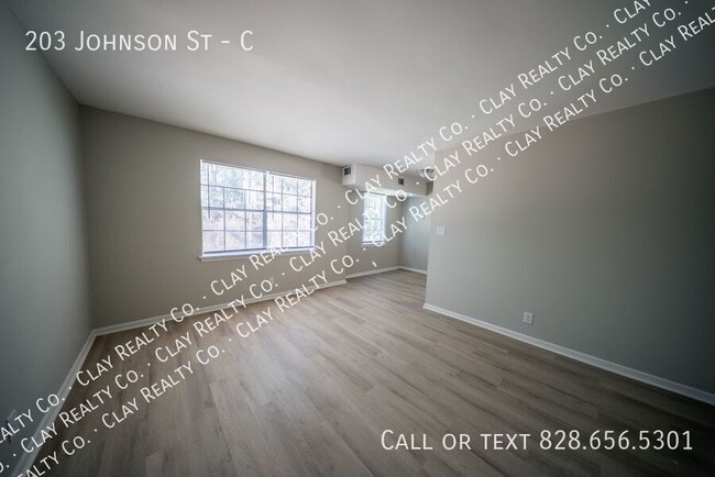 Building Photo - 203 Johnson St
