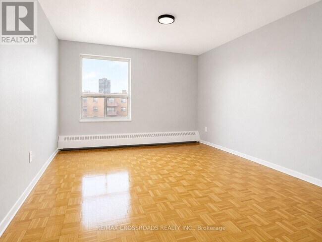 Building Photo - 1181 Ellesmere Rd
