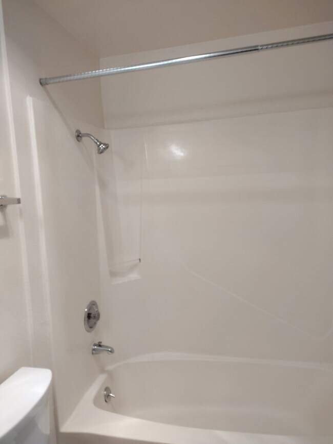 Foto del edificio - 1 bed room 1 bath in Beautiful South Eugene