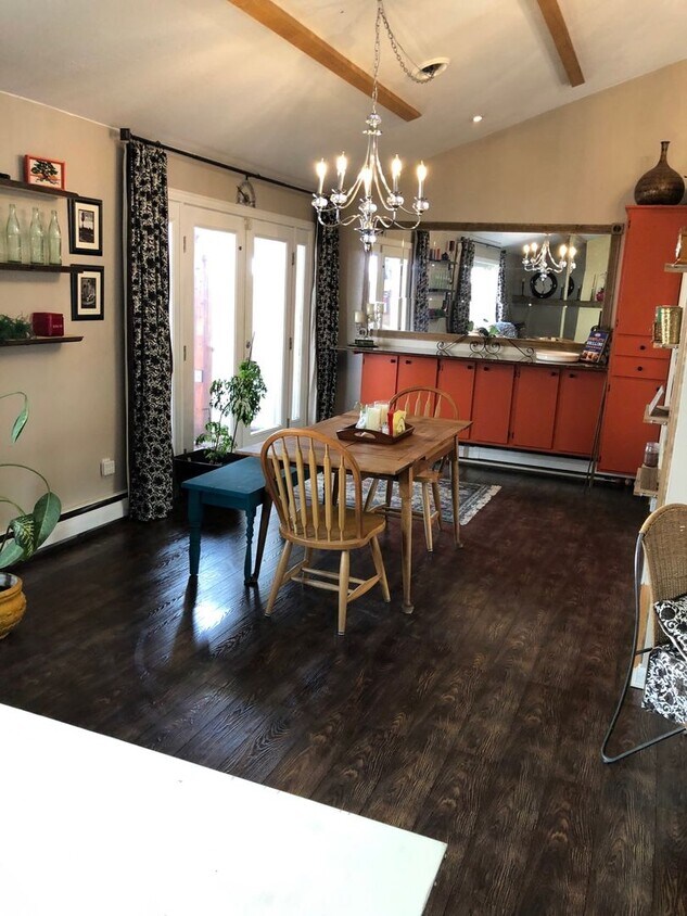 Primary Photo - Fabulous Townhouse with lots of charm!