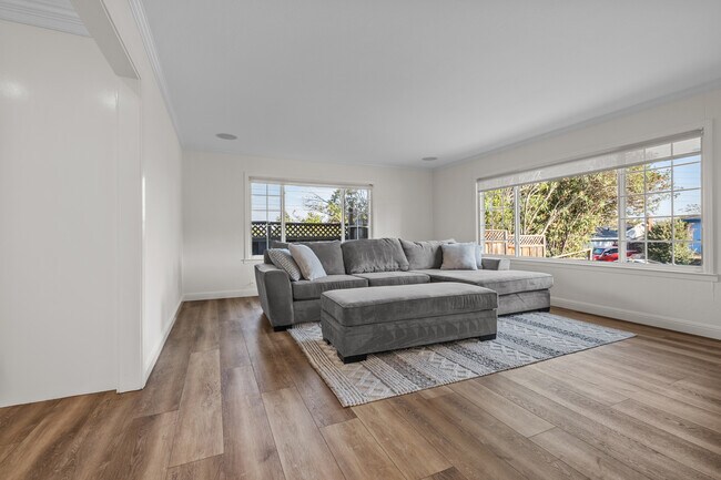 Main living room 2 - 1737 Endriss Dr