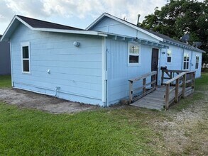Building Photo - 4822 W Cedar Bayou Lynchburg Rd