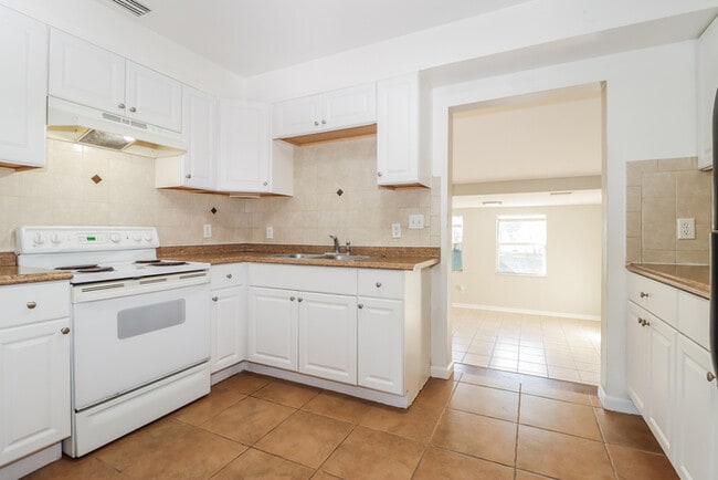 Foto del edificio - 1314 Friend Ave