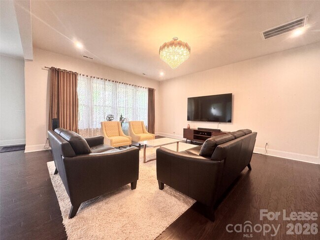 Foto del edificio - 10112 Pinecroft Creek Ln