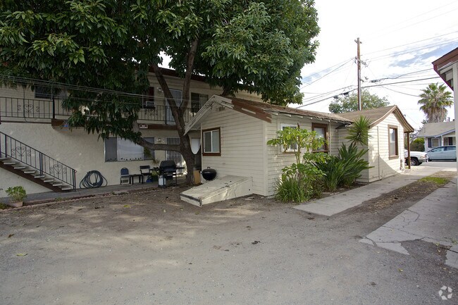Building Photo - 357 Richmond Ave