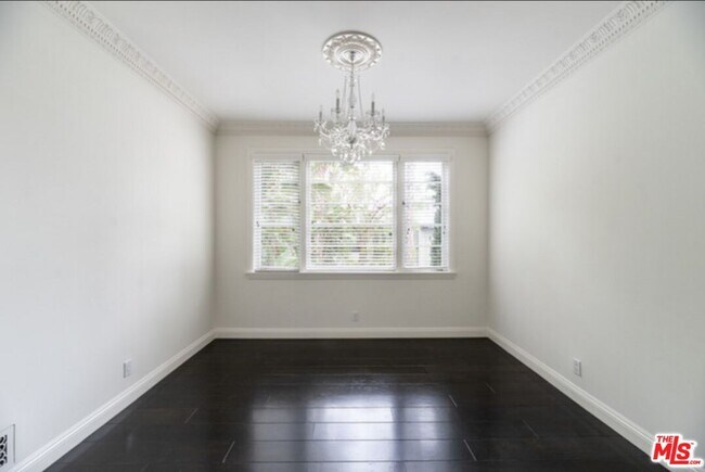 Foto del edificio - 9243 Doheny Rd