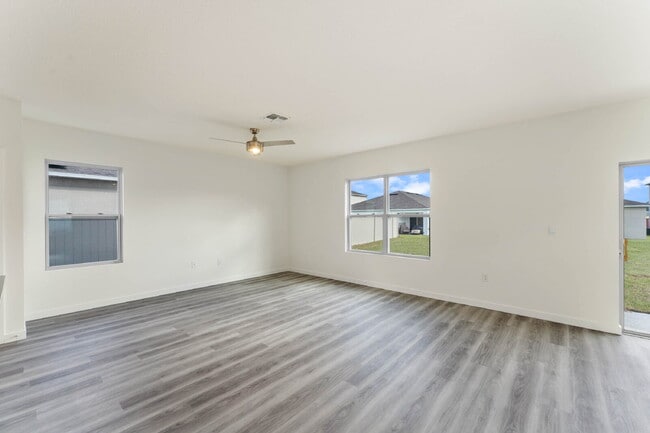 Foto del edificio - Stylish 4-Bedroomf in Summerly, Saint Cloud - Minutes from Lake Nona. Available after August 10!