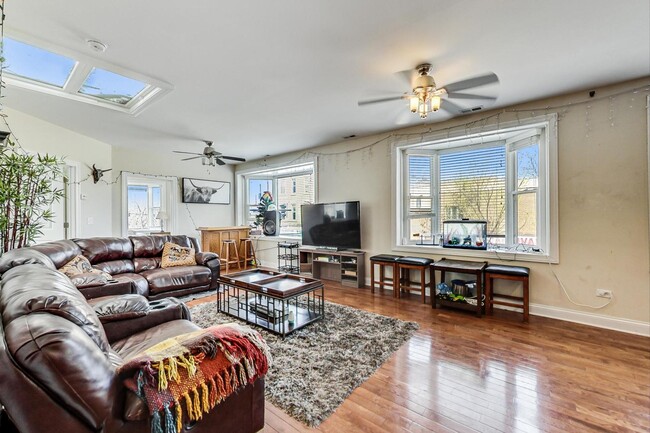 Foto del edificio - 2073 N Lincoln Ave