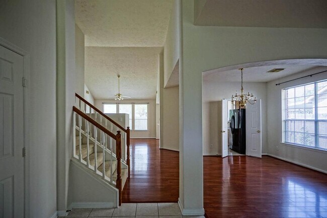 Foto del edificio - 918 Featherbrook Ct