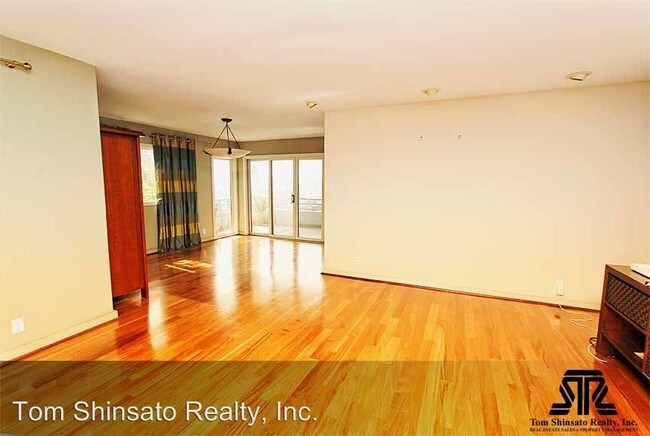 Building Photo - 4 br, 3.5 bath House - 941 Prospect Street #1