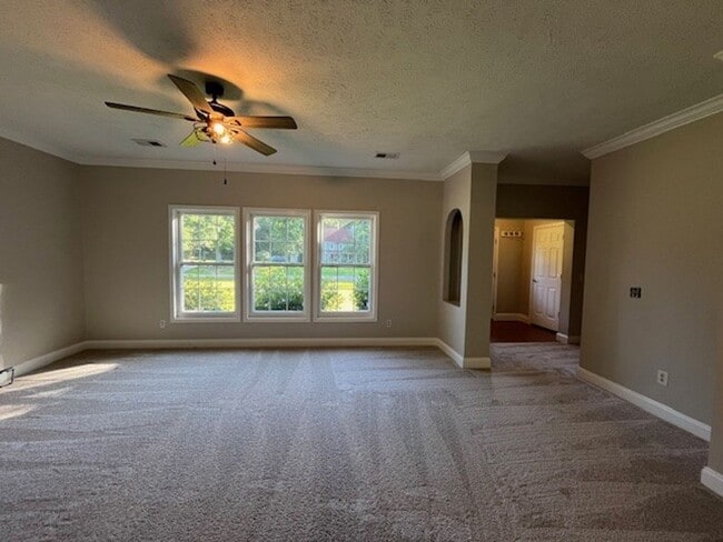 Building Photo - Charming 3-bedroom, 2-bathroom home located in the delightful community of Castle Hayne