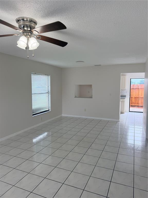 Foto del edificio - 1625 Long Ridge Ct