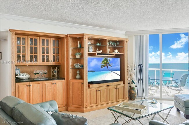Foto del edificio - 16425 Collins Ave
