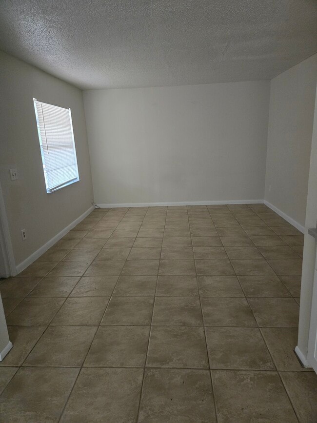 Building Photo - 705 Michigan Ct