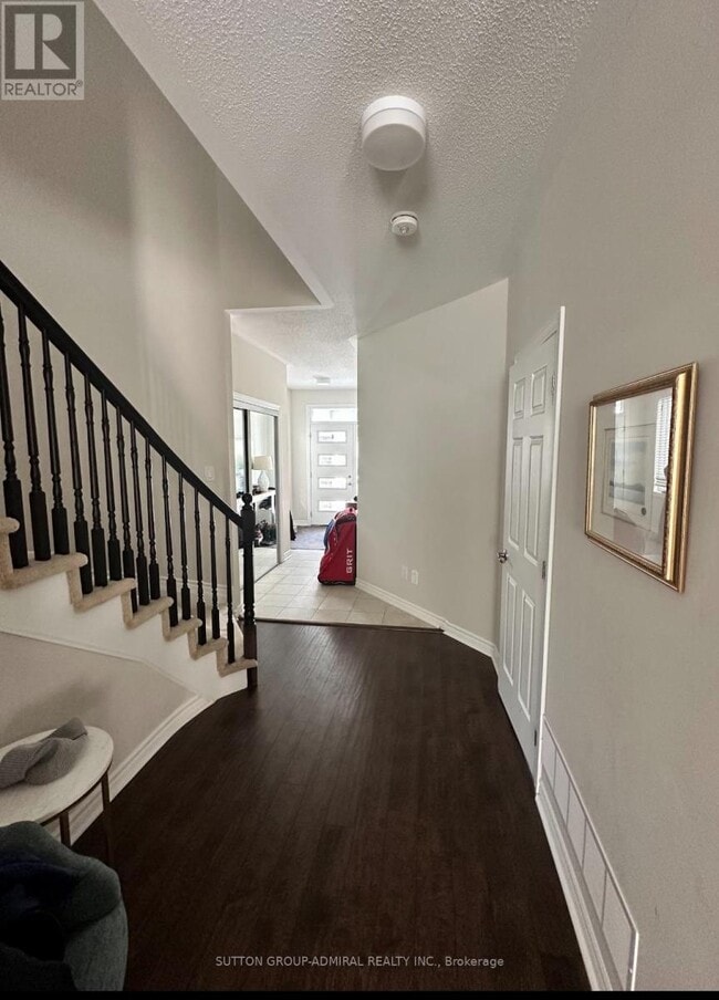 Photo du bâtiment - 743 Brittanic Rd