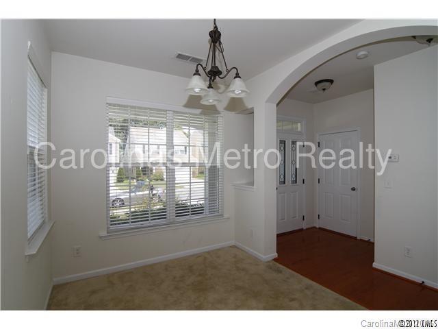 Building Photo - 5111 Abercromby St