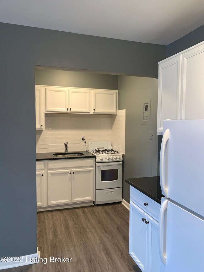 Foto del edificio - 2220 Heather Ln