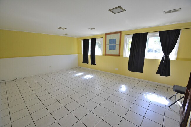 Foto del edificio - 358 Walnut Ave