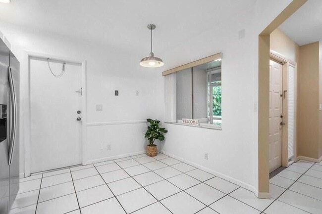 Foto del edificio - 10489 Mateo Ct