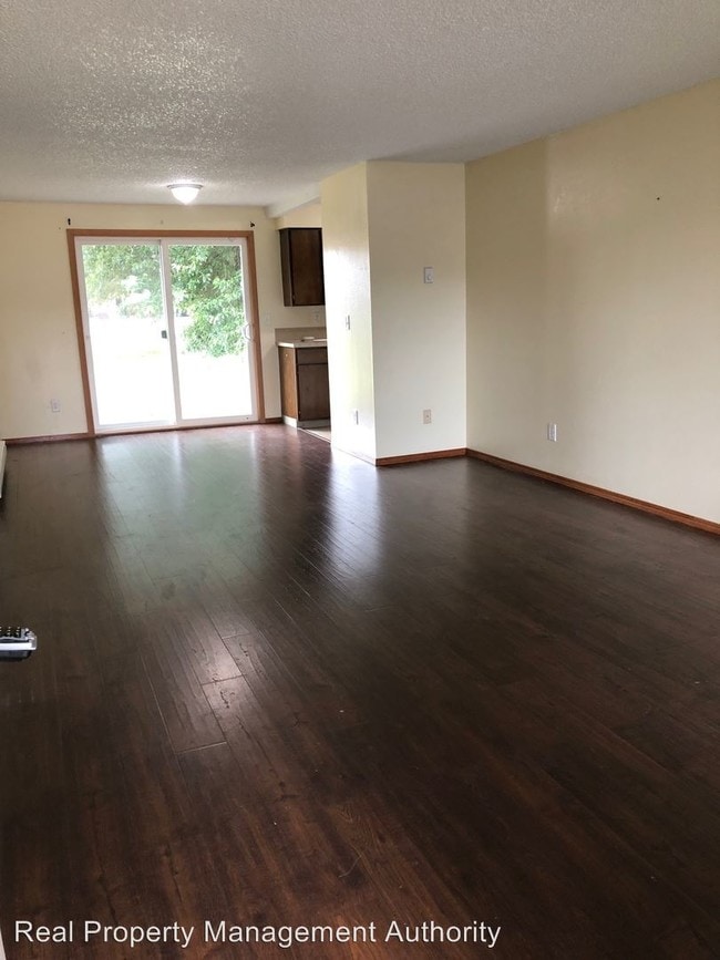 Building Photo - 2 br, 1 bath House - 646 Bozarth Avenue