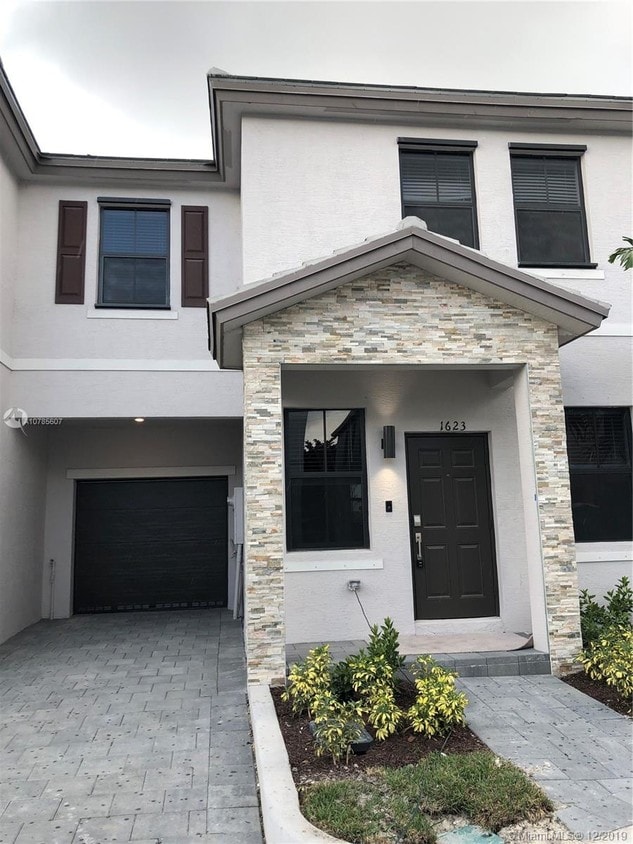 Primary Photo - 1623 SW 29th St