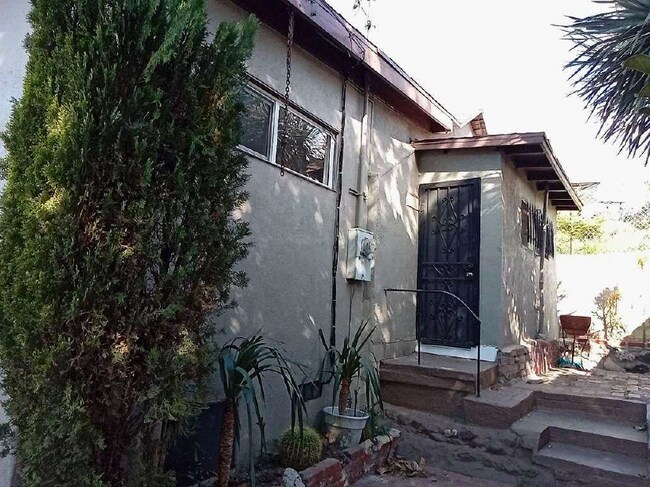 Building Photo - 4091 San Carlos St