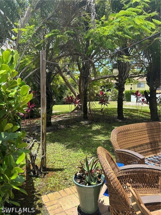 Foto del edificio - 1210 Shady Rest Ln