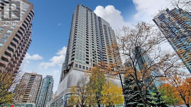 Building Photo - 1005 - 33 EMPRESS AVENUE