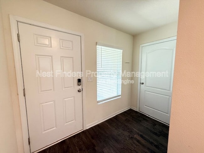 Building Photo - 8118 Meadow Walk Ln