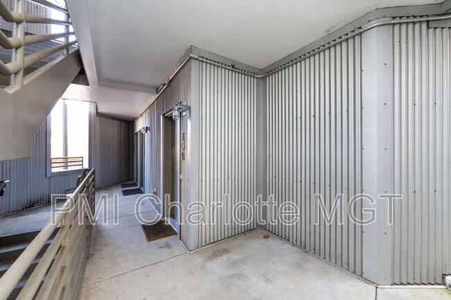 Building Photo - 1600 Fulton Ave