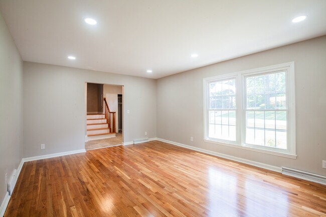 Building Photo - 9673 Placid Dr