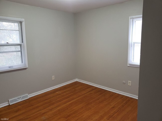 Foto del edificio - 1584 Gentian Dr SE